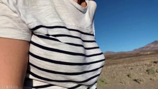 Eva Elfie - Sexo adolescente público en el coche convertible en camino a Las Vegas [1080p] - Adolescente