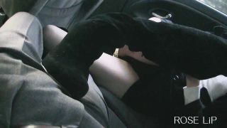 Botas de coche Footjob Sakura Yu 720 Descargar Vídeos de Porno en G...