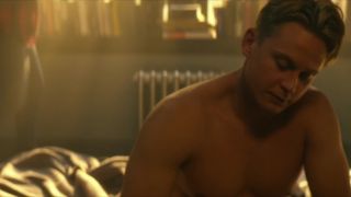 Paulina Singer, Danielle Campbell - Tell Me a Story s01e04 (2018) HD 1080p!!!