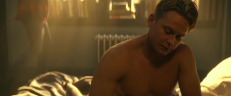 Paulina Singer, Danielle Campbell - Cuéntame una historia s01e04 (2018) HD 1080p!!!