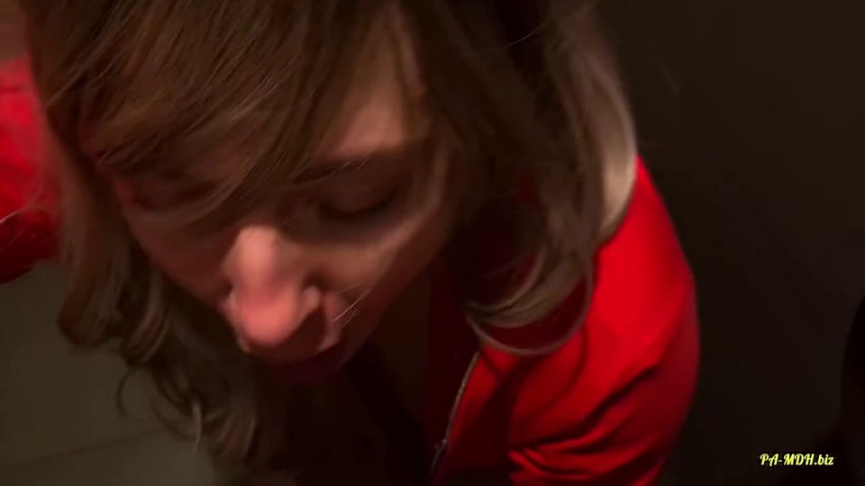 [K2S.CLUB] DedeDeville - Sehr riskanter sex mit meiner heißen stiefmutter in der männertoilet... - HD 720P