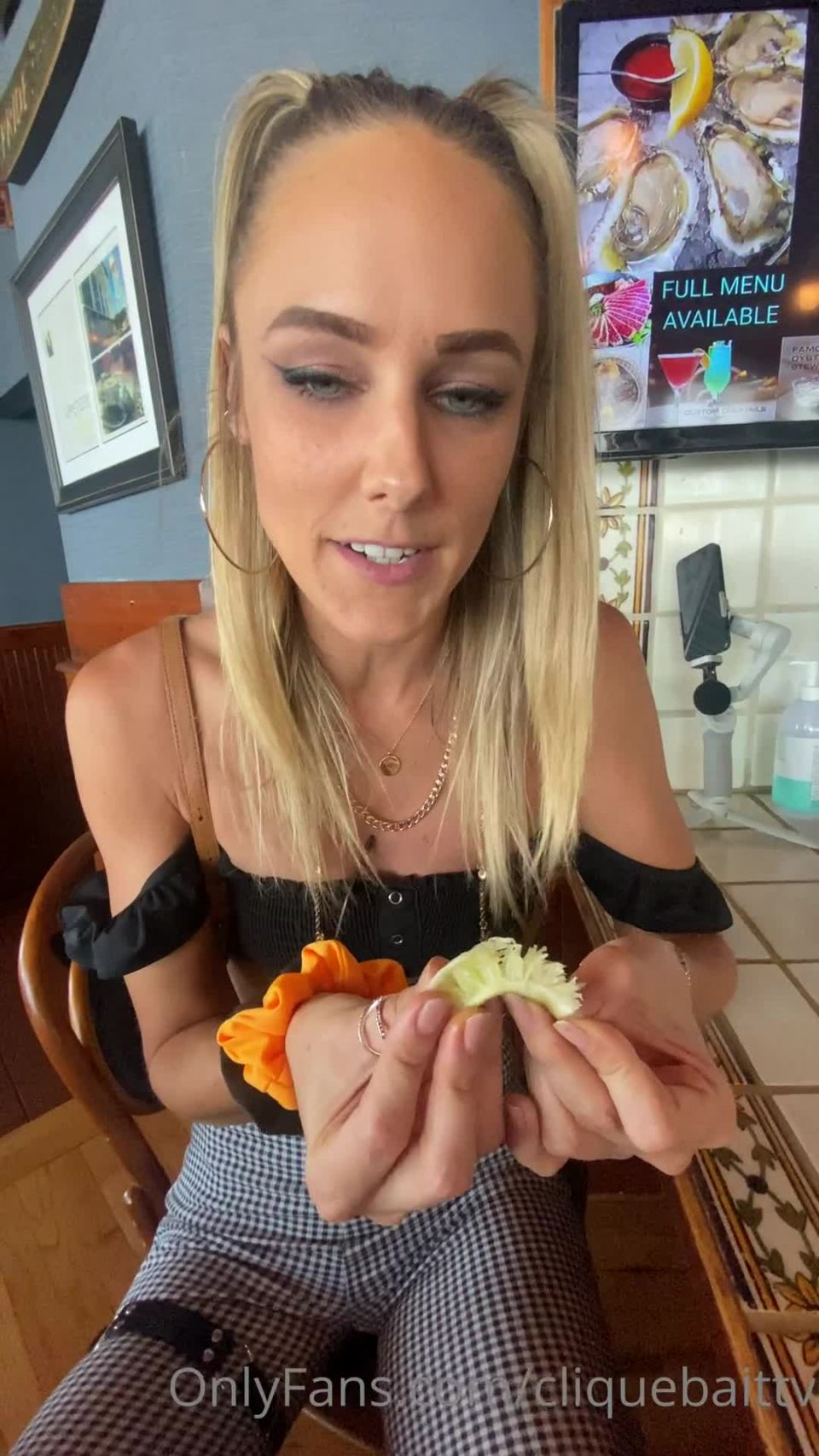 Cliquebaittv () a fan asked my celebrity threesome fantasy dm me with questions like this post if you want me to do more 05-06-2021