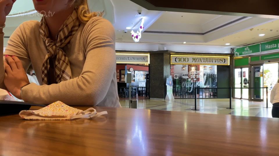 Ivy RosesIviroses-got-my-asscrack-showing