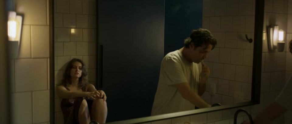 Adriana Esteves, Paula Possani - Assedio s01e02 (2018) HD 720p - (Celebridad porno)