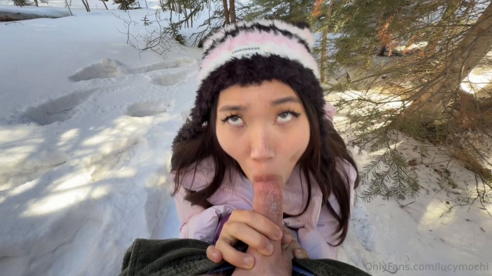 Lucy Mochi - Anal de viaje en nieve - FullHD 1080P