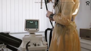 [GetFreeDays.com] Rubber mistress prepares the clinic for examination facesitting