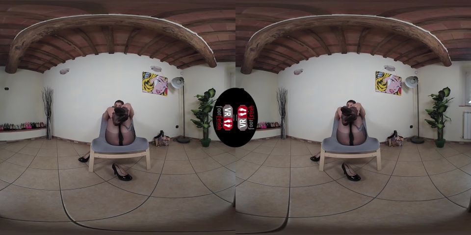 online xxx video 12 Smoking-Hot Lauretta Flaunts Her Killer Body In Front Of The Camera | 180° | feet porn fetish korea