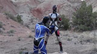 7571 Latex Slavegirl Used Outdoor On Mars