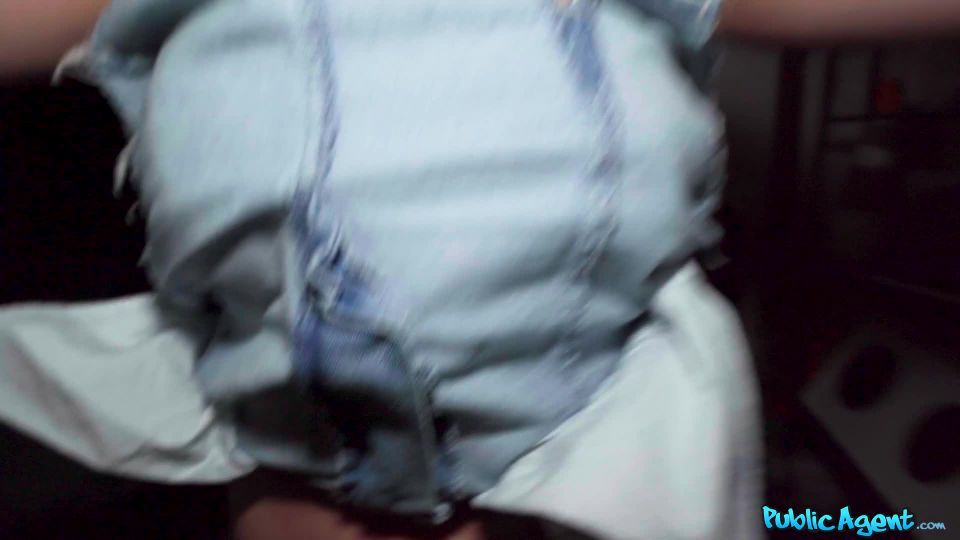 Irina Cage - The Flasher on the Bridge Sex Online Porn Fu...