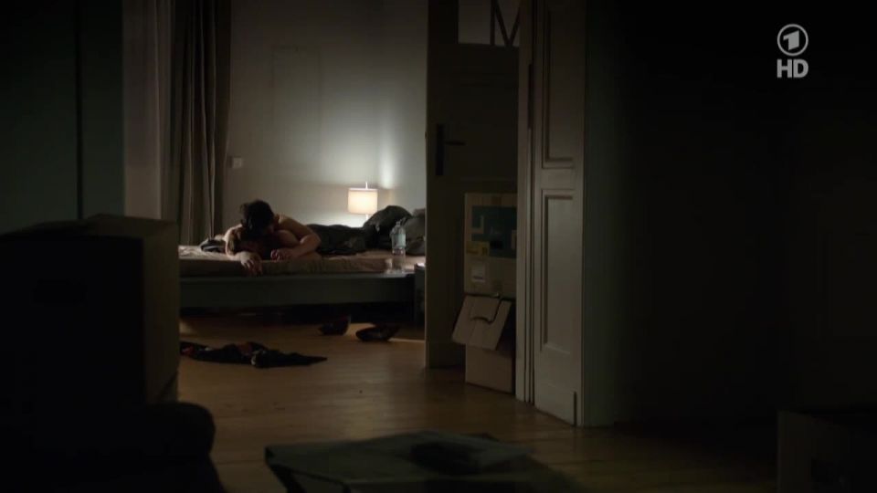 Ulrike C. Tscharre – Loesegeld (2012) HD 720p - (Porno de Celebridad)