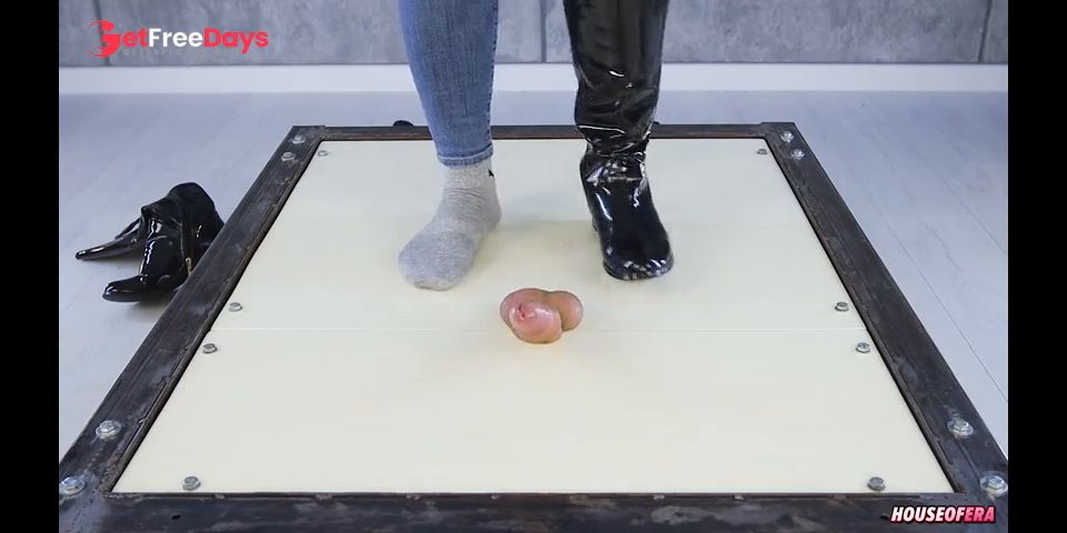 Botas de cuero Bootjob Calcetín Footjob CBT en la era de la polla