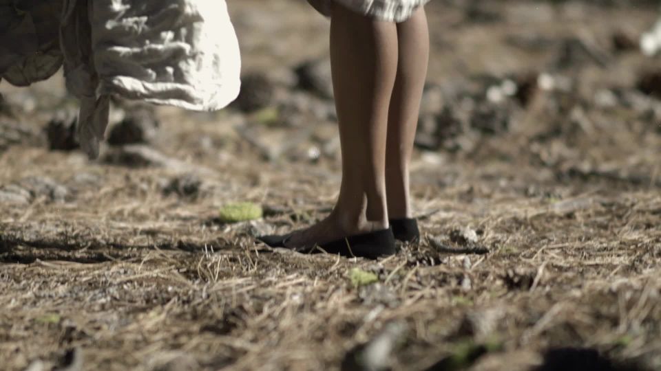 Alanna Forte, Iren Levy – Caperucita Roja (2015) HD 1080p - (Celebridad porno)