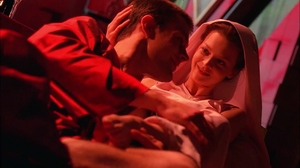 Barbora Kodetova, Teresza Semlerova, Saskia Reeves - Dune (2000) HD 1080p!!!