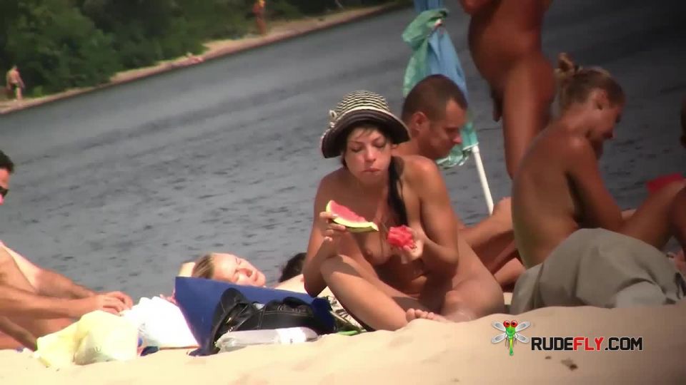 clip 40  webcam | Above the auburn nude plage 5 | hidden camera
