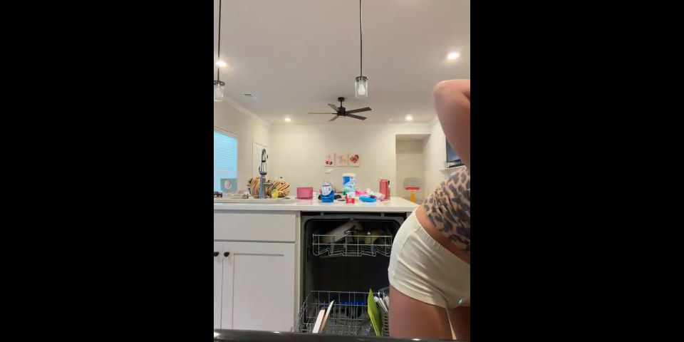 Sexy Natural Black BFFs Licking & Sucking Big Clits In Wild Lesbian Hookup Aali Kali Lesbian