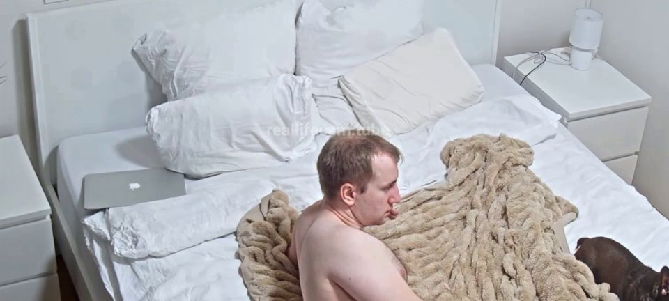 Reallifecam - Leora y Paul culo húmedo coño lamer hacer 69 Anddoggy estilo Sexo en la cama 28.09.2024 682P - Voyeur