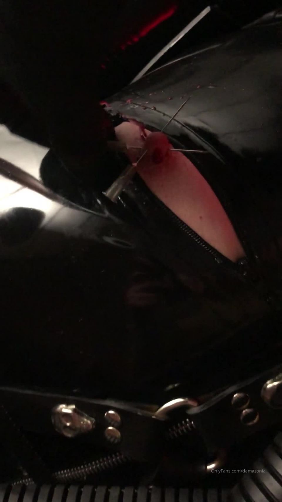 gratis video en línea 1 neocorana femdom damazonia 24-02-2020-23267900-Una aguja en el momento bl00d se derramará, fetiche en el fetiche porno