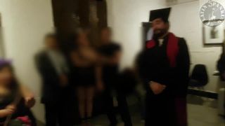 Daniella Otk Public Spanking y castigado con la madera...