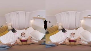 Playing With Pet Sister - Gear VR