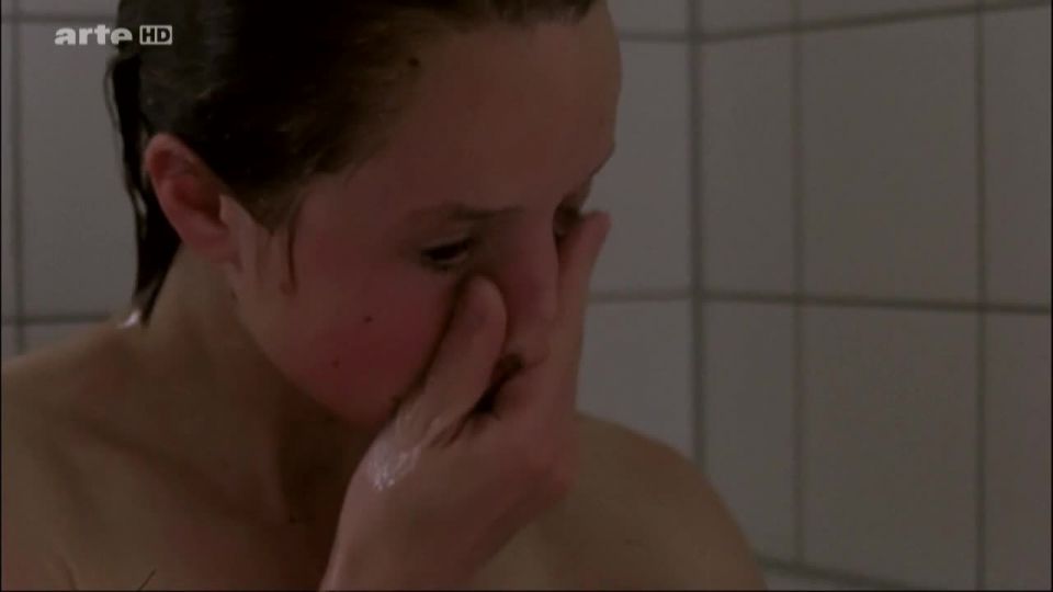 Sophie Rogall, Karolina Porcari – Paulina (2011) HD 720p!!!