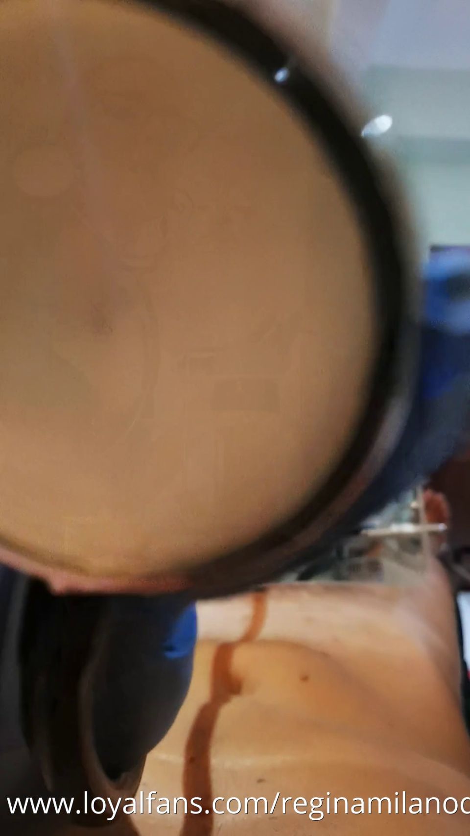 [K2S.CLUB] Señora Regina - Máquina de ordeño Vs Horny Bull - SD 1080P