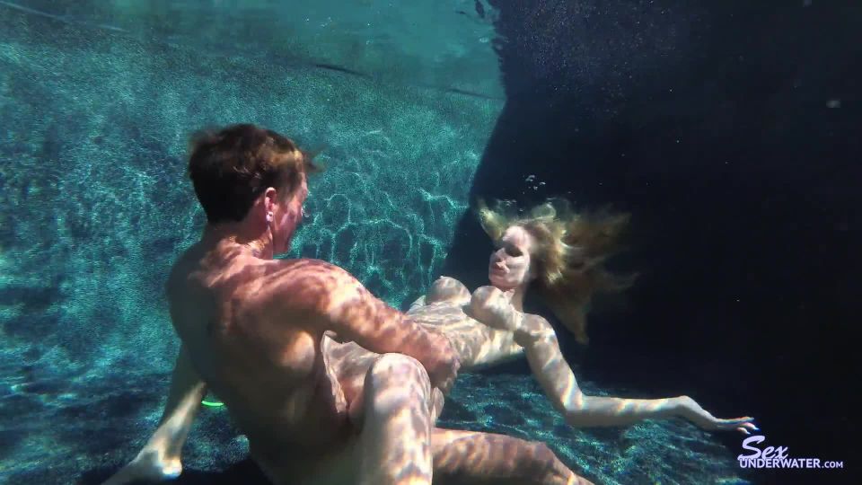 SexUnderwater e1049 Free Form II   pt 2 (mp4)