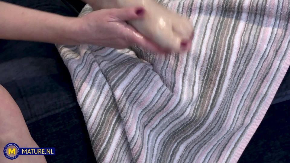 video 41 Layla Bird [Full HD 1,62 GB], tetas grandes culo milf sexo en fetiche porno