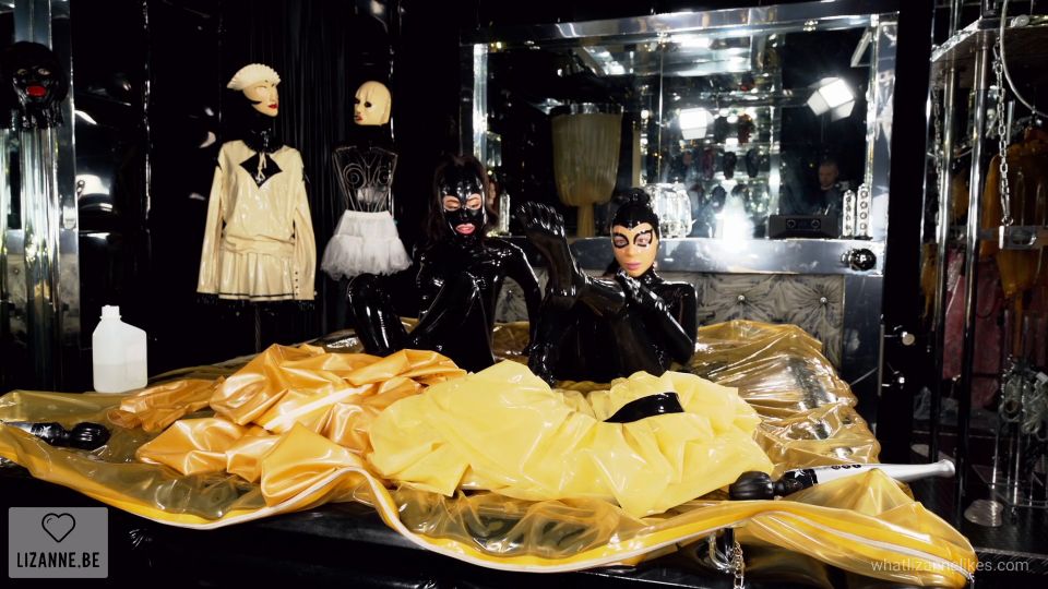 00425 - Wobbly bottoms.