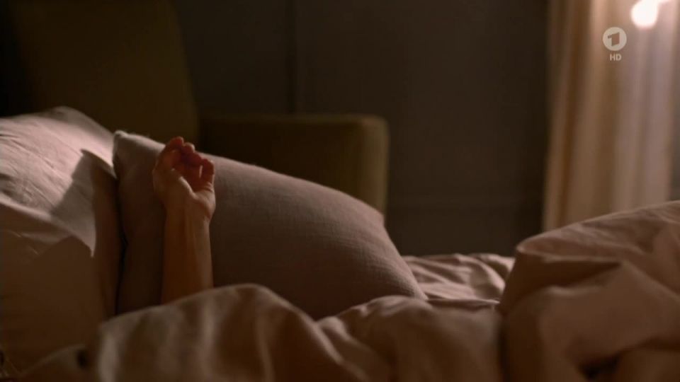 Anja Knauer - Die Inselarztin s01e01 (2018) HD 720p - (Porno de Celebridad)