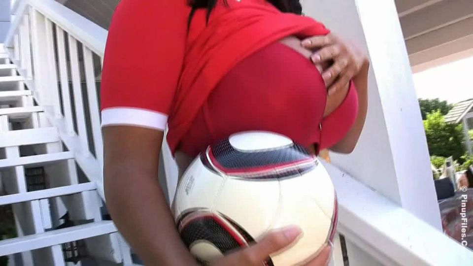 Sarah Nicola Randall - BIG World 2014-06-11