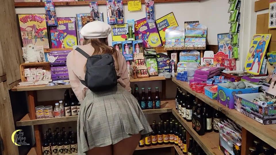 free online video 38 LilyMaeExhib – Autumn in the City, milf femdom on public 