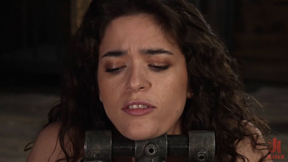 Victoria Voxxx - torcido, doblado, y atormentado (Porno femenino)