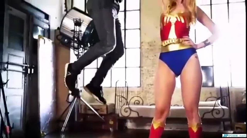 [SuperMisses.com] Mujer Maravilla El Intento