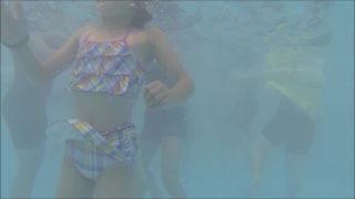 Online Tube Voyeur Under the water in the swimming pool - voyeur