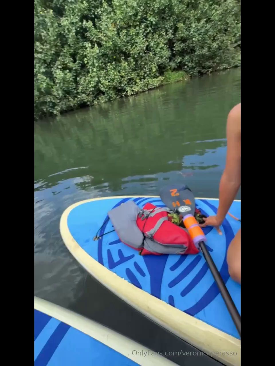 Verónica Perasso (verónicaperasso) - Risky BJ en el lago PPV (Porno de chicas Latinas)