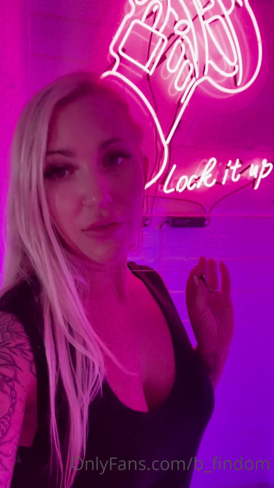 Sorceress Bebe - b findom () Bfindom - ponerlo en castidad para mí 08-05-2021