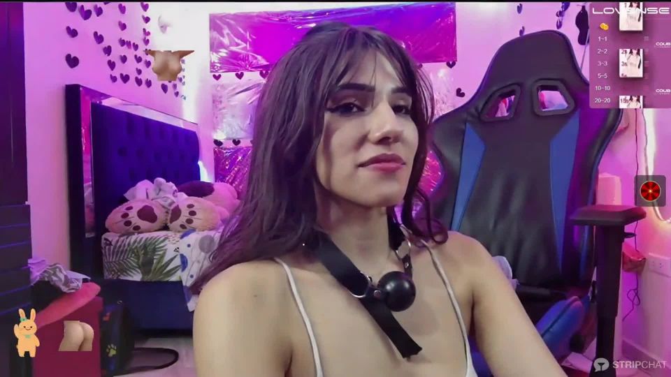 Khloe sr public show.