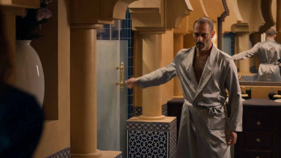 Moran Atias – Tyrant s01e03 (2014) HD 1080p!!!