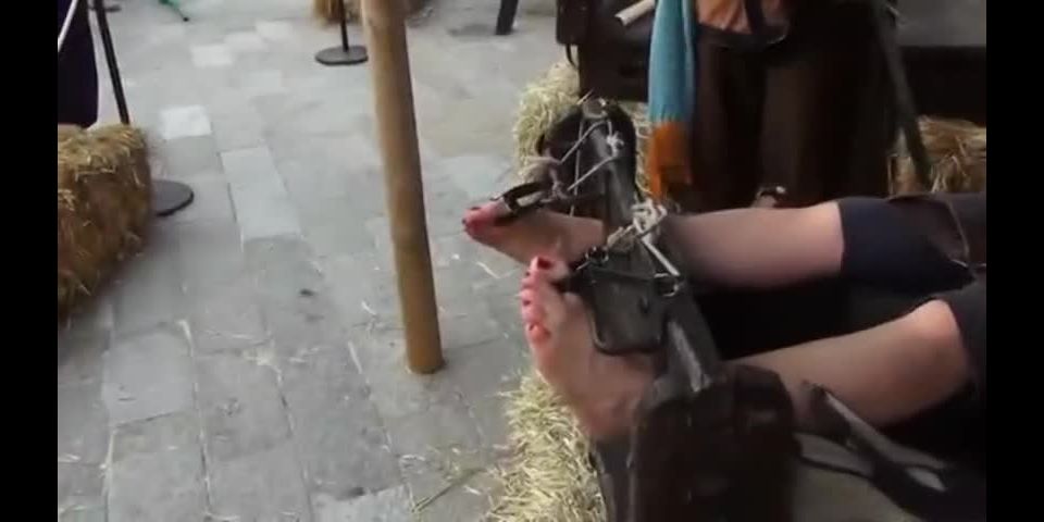 Renfaire tickling(Fetish porn)