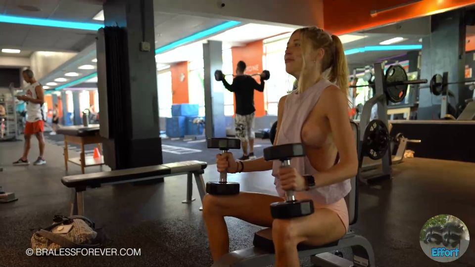 Fresa Shan entrenamiento con tetas intermitentes (porno de Amateur)