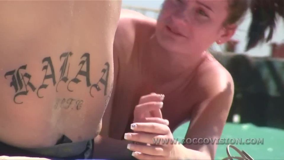 Playa sin topless 2528