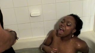 FrenchPee FP Ebony 640x480 2400kbps clip01 (mp4)