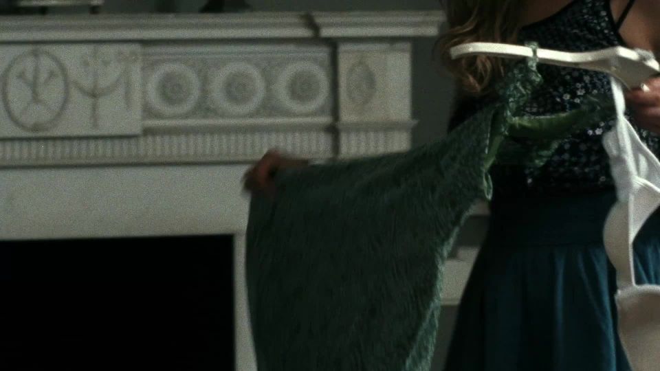 Kaylee DeFer – Darkroom (2013) HD 1080p!!!