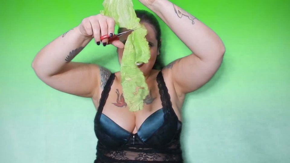 video gratis 11 Miss Urbex – Corté tu polla como una ensalada Hoja en femdom porno mal aliento fetiche