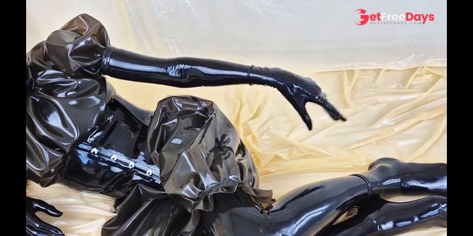 [GetFreeDays.com] OnlyFans teaser - Latex rubberdoll enjoying layers of latex Sex Leak November 2022