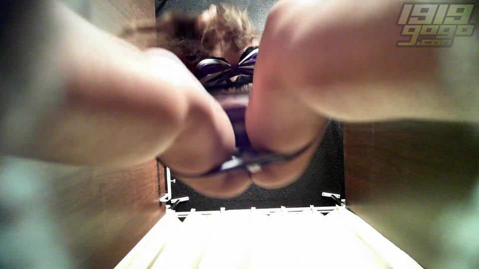 Gogouncensored Young Model Caught Changing for Photoshoot - Photoshoot