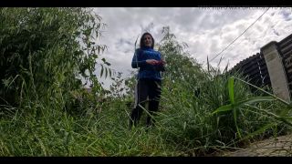 Latina Girls Porn Waiting for a Handsome Gardener