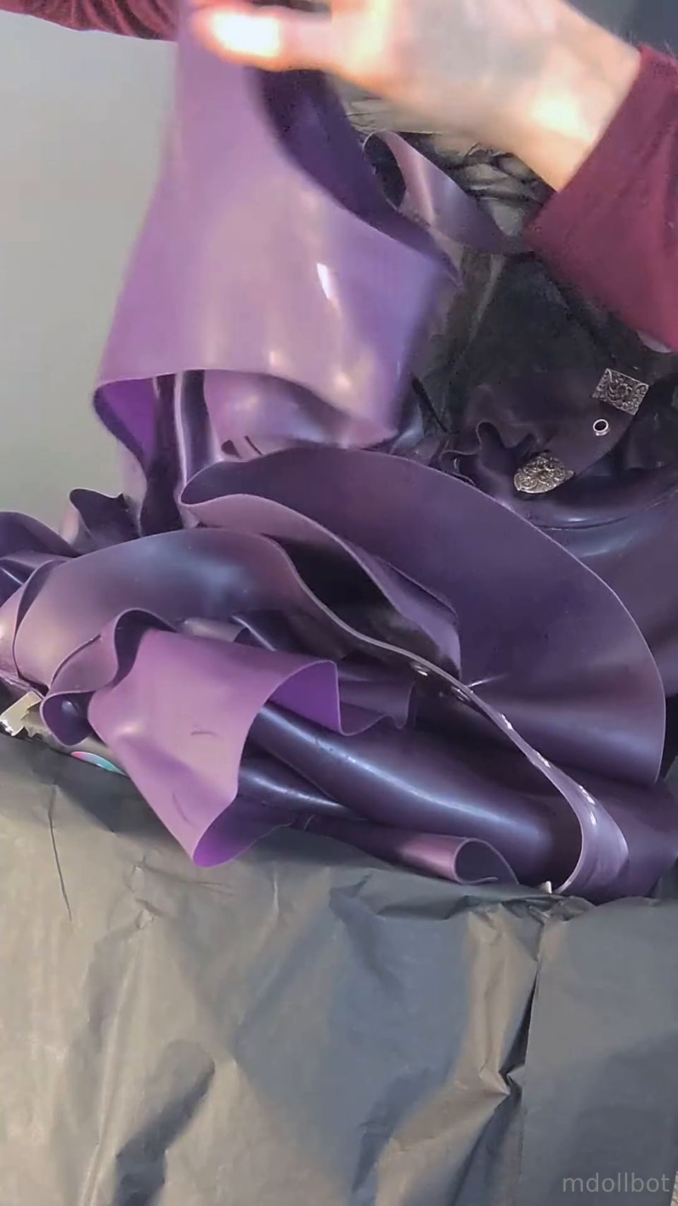 mdollbot 2025-02-10 Lil unboxing video I ve been holding onto this package for w   ztpb5k