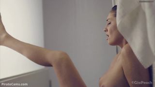 online xxx clip 43 Chica GiaPeach en Ducha Voyeur en webcam