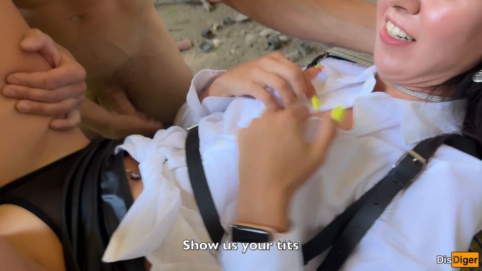 Group Of Guys Fuck Real Estate Agent In Abandoned House (Amateur porn) Katty West